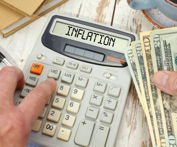 Inflation Ticks Down to 2.5%, in Line With Forecasts