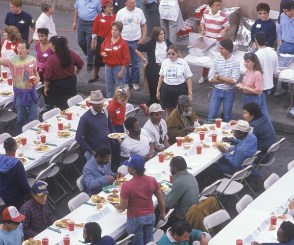 christmas dinners for the homeless in the golden state 