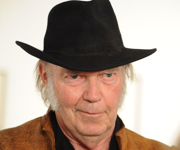 Neil Young Removes Music From Spotify After Joe Rogan Ultimatum