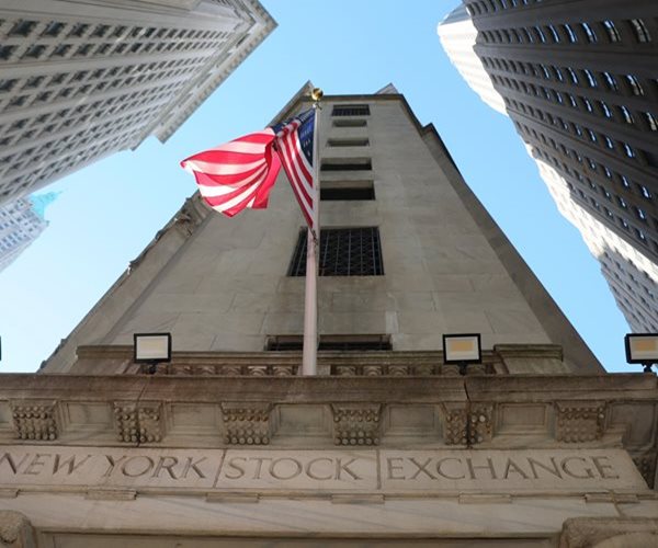 Wall Street Notches Monthly Declines on Uncertainty