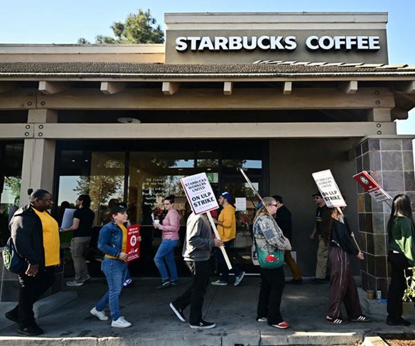 Starbucks Strike Expands, Closes 59 US Stores