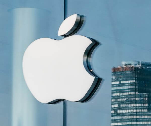 US Labor Board Accuses Apple of Illegal Workplace Rules