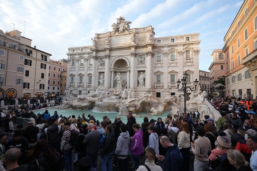 Trevi Fountain Visit Costs More Than a Coin Toss With New 2-Euro Fee