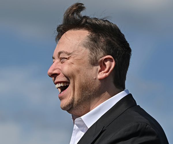 Elon Musk's SpaceX Weighs Nasdaq for $1.75 Trillion IPO