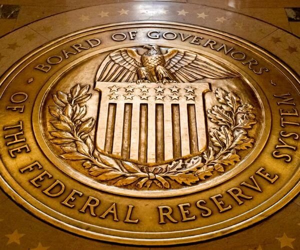 US Acts to Shore up Banking System Confidence