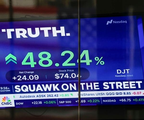 Trump Media Weighs Spinoff of Truth Social