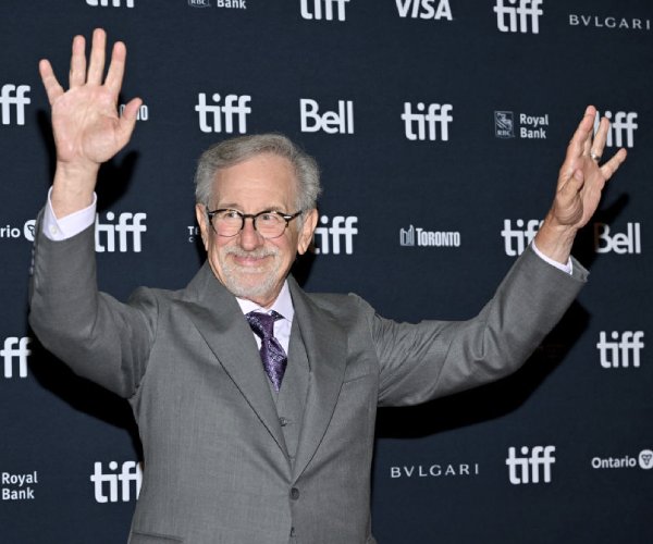 steven spielberg waving