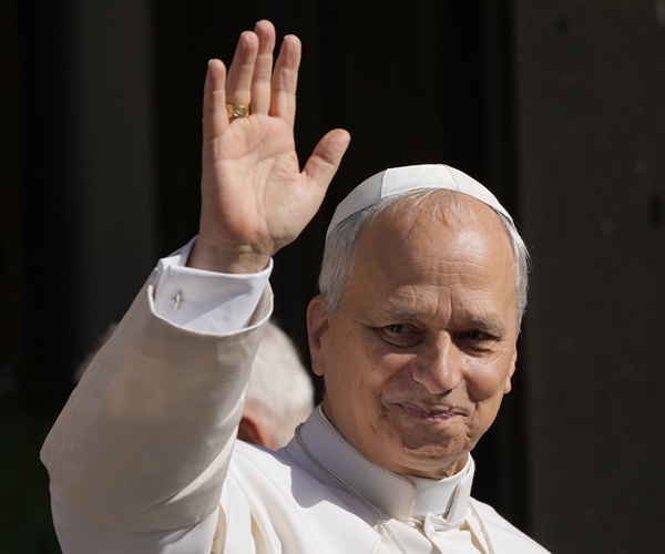 Pope Leo Decries 'Atrocious Violence' in Iran War, Urges Ceasefire