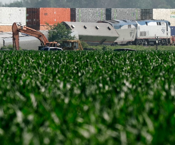 Fourth Person Dies Following Amtrak Train Derailment in Missouri