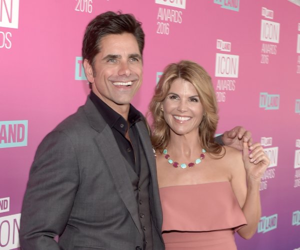 john stamos, left, and lori loughlin