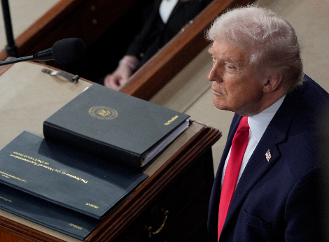 House Dems Aim to Force Vote to Limit Trump's War Powers on Iran