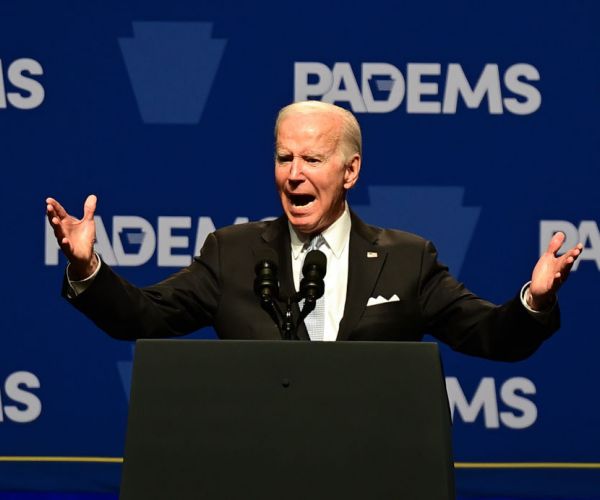 Biden Makes Case for Midterm Support at Pennsylvania Dems Party Dinner