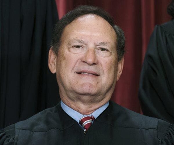 Justice Alito Rejects Calls to Recuse From Election Cases Over Flag Flap