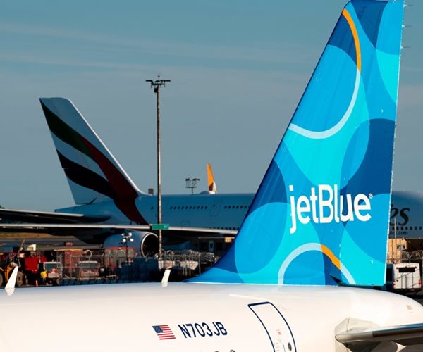 US Airlines See Strong Spring Demand Even as Fuel Costs Jump