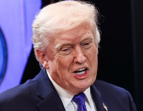 Trump Signs Order Imposing 10% Global Tariff