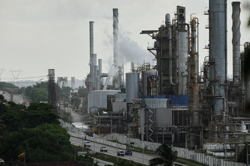 Experts Warn Boosting Venezuela's Heavy Oil Output Could Worsen Environmental Damage