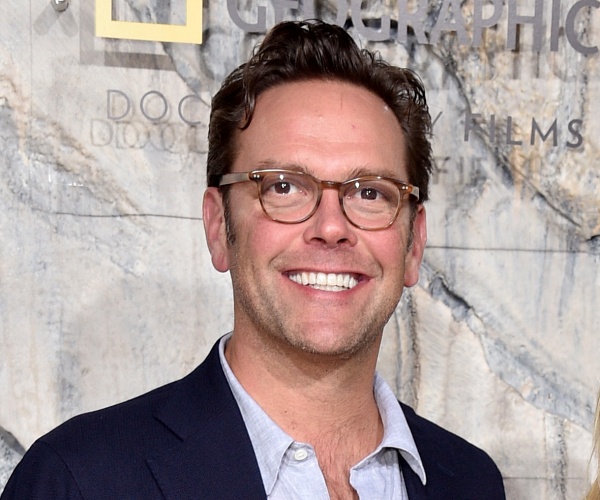 james murdoch poses for photo