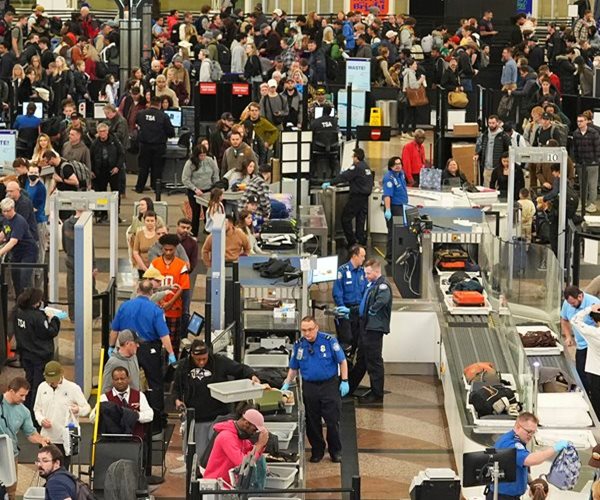 It's Beginning to Look Like Another Record for Holiday Travel