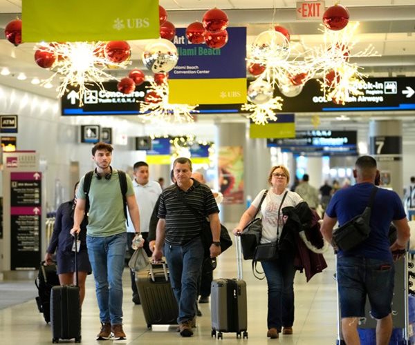 Record 80 Million Americans Expected to Travel for Thanksgiving Holiday