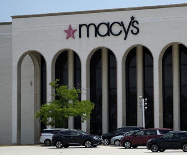 Macy's Swings to Q2 Profit Amid 'Discriminating' Shoppers