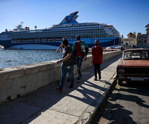 Cuban TV Personality Fleeing to US to Escape 'Hopelessness' in Communist Nation