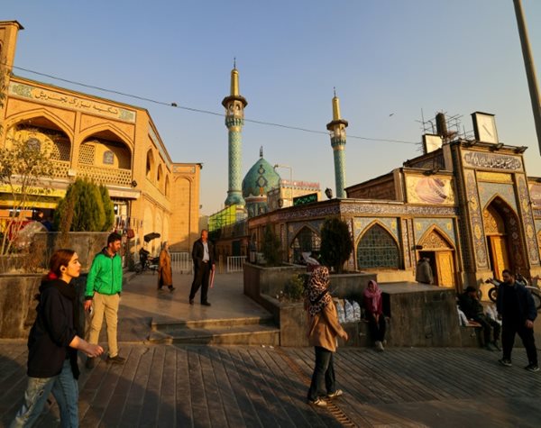 Iranian Students Rally for Second Day as Fears of War with US Mount