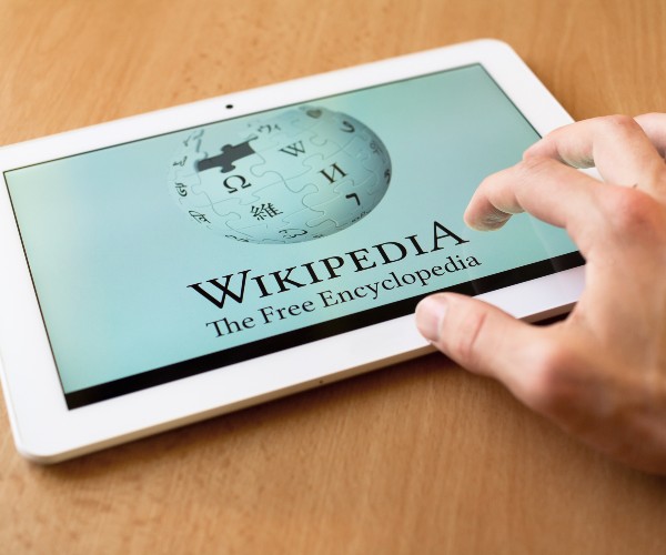 Wikipedia Bans '100 Percent' of Conservative Media