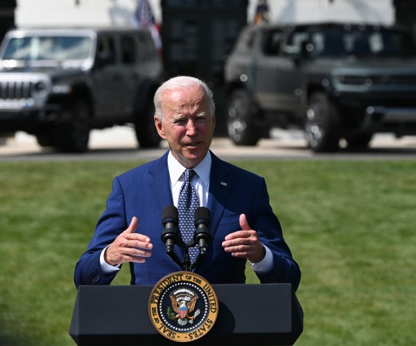 joe biden electric cars 