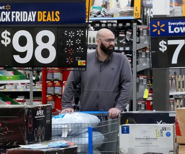 Walmart, Amazon Holiday Spending Rise as Target, Best Buy Stumble