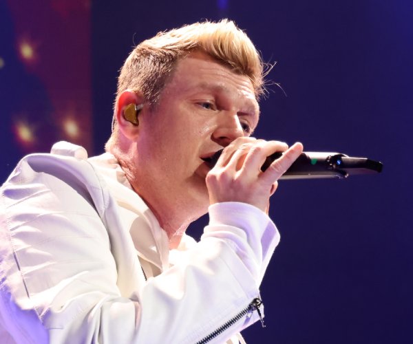 nick carter performing