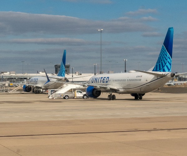 Are Senate Democrats Making Air Travel Worse?