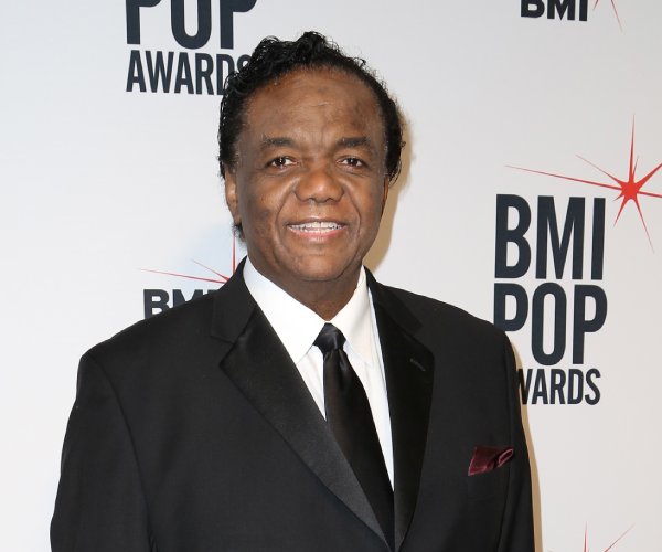 lamont dozier attends an awards show