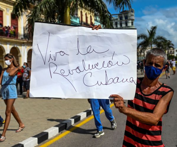 Expanding Internet Access for Cubans Difficult but Has Bipartisan Support