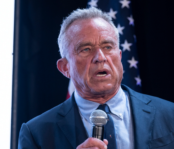 RFK Jr Wants Administration Job in Return for Endorsing Trump, Super PAC Says