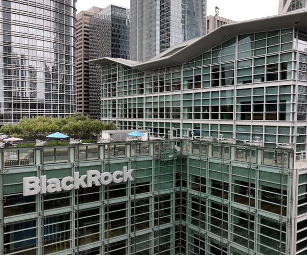 GOP Officials Rethink BlackRock Bans After Panama Deal