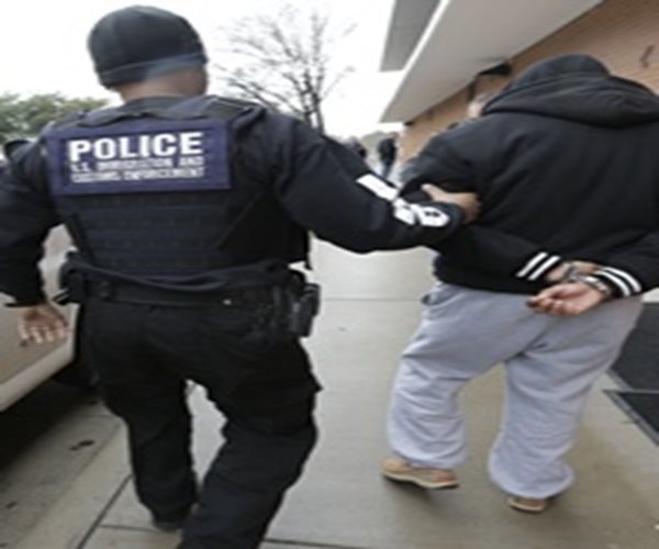 Trump Deploys ICE Agents to Assist TSA at US Airports