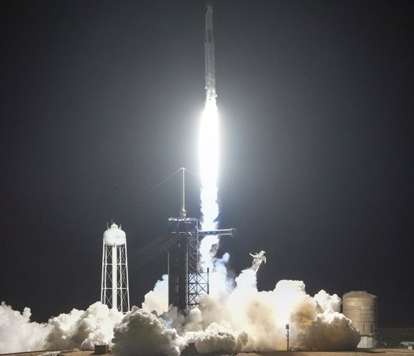 FCC Chair Wants More Competition for SpaceX's Starlink