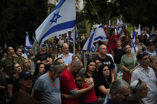 Live Updates | Fighting outside Gaza's Largest Hospital Prompts Thousands to Flee