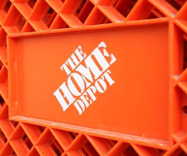 Home Depot Breaks Same-Store Sales Slump in Q4