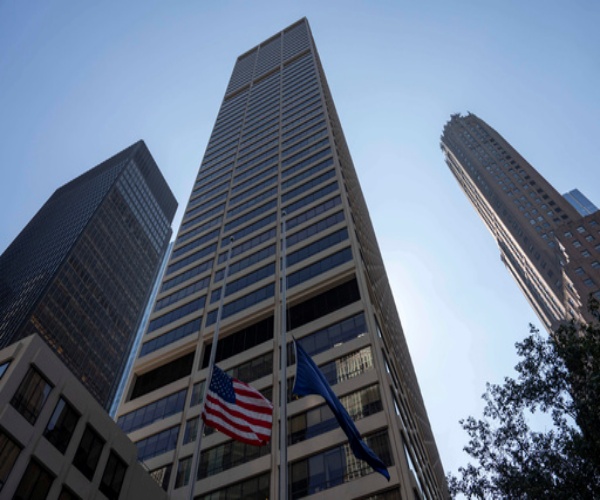 skyscraper in New York City where Las Vegas man claiming to suffer from CTE shot several people