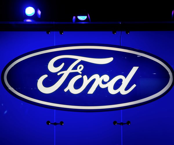 Ford, BYD in Talks for Hybrid Vehicle Battery Deal