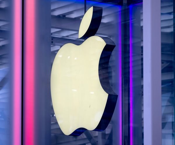 Apple to Revamp Siri as a Built-In Chatbot