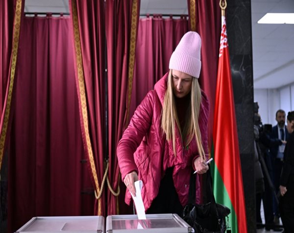 Belarusians Vote in Election to Extend Lukashenko's 30-Year Rule