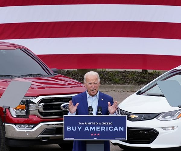 Trump's Transition Team Aims to Kill Biden EV Tax Credit