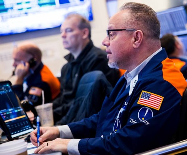 S&P 500 Falls for 3rd Straight Day as Investors Rotate Out of Tech