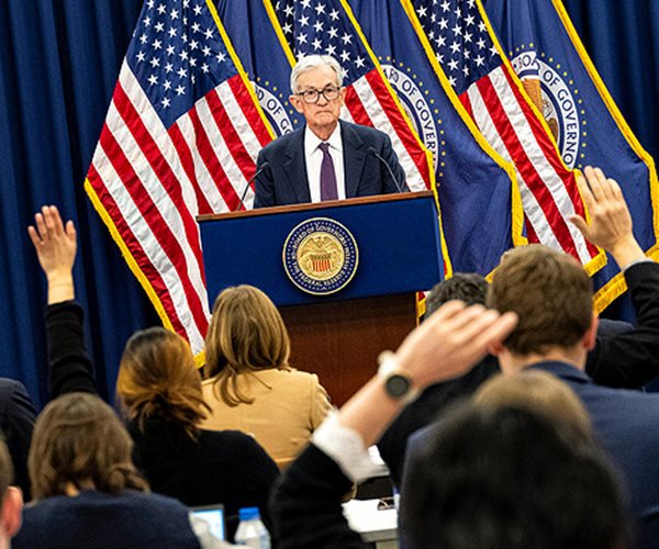 Fed Seen Holding Rates Steady as Iran War Impact Looms