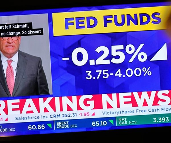 Stocks Mixed on Big Tech Earnings, US-China Trade