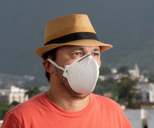 man wearing a N95 mask