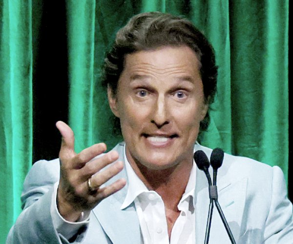 matthew mcconaughey gesturing