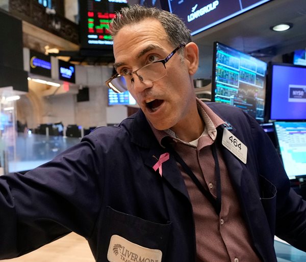 Nasdaq Ends Up 2% But Inflation Dents Rate Cut Hopes